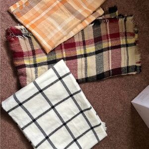 Plaid Scarves Set in Beige, Red, and Black